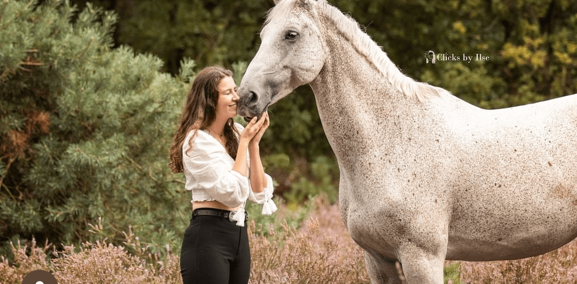 Pippi with her horses.